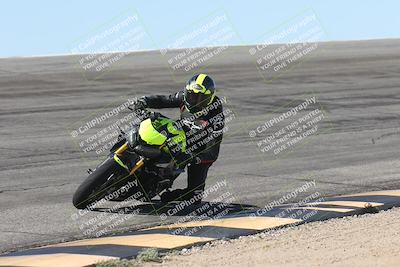 media/Oct-13-2025-Moto Forza (Mon) [[a66d839500]]/3-B Group/Session 2 (Bowl)/